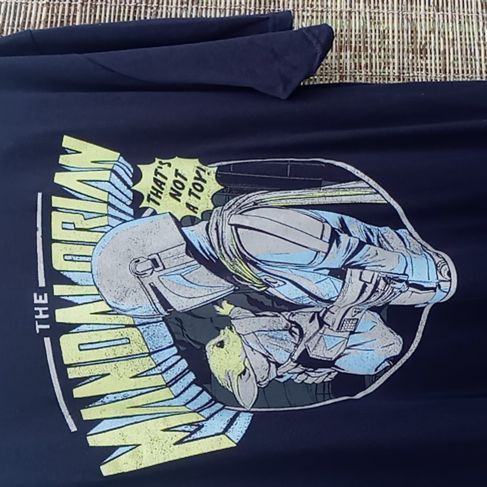 🆕 Star Wars The Mandalorian tshirt - Picture 4 of 7